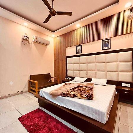 Hotel O The Miraj Sonipat Buitenkant foto
